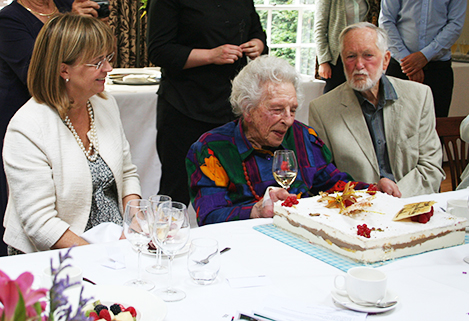 Wenda Reynolds and the Principal having afternoon tea